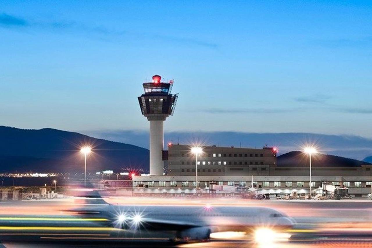 Вилла Lux House Next To The Airport Of Athens. Transport 24H Луца Экстерьер фото